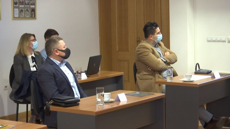 u-otoku-odrzan-radni-sastanak-za-nastavak-izgradnje-prometnice-od-otoka-do-bosnjaka008