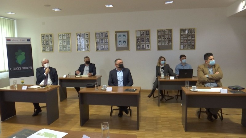 u-otoku-odrzan-radni-sastanak-za-nastavak-izgradnje-prometnice-od-otoka-do-bosnjaka009