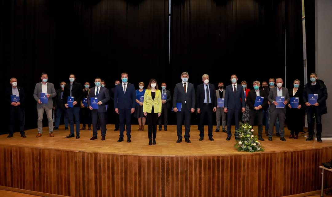 5,8 Milijuna kuna za 27 projekata