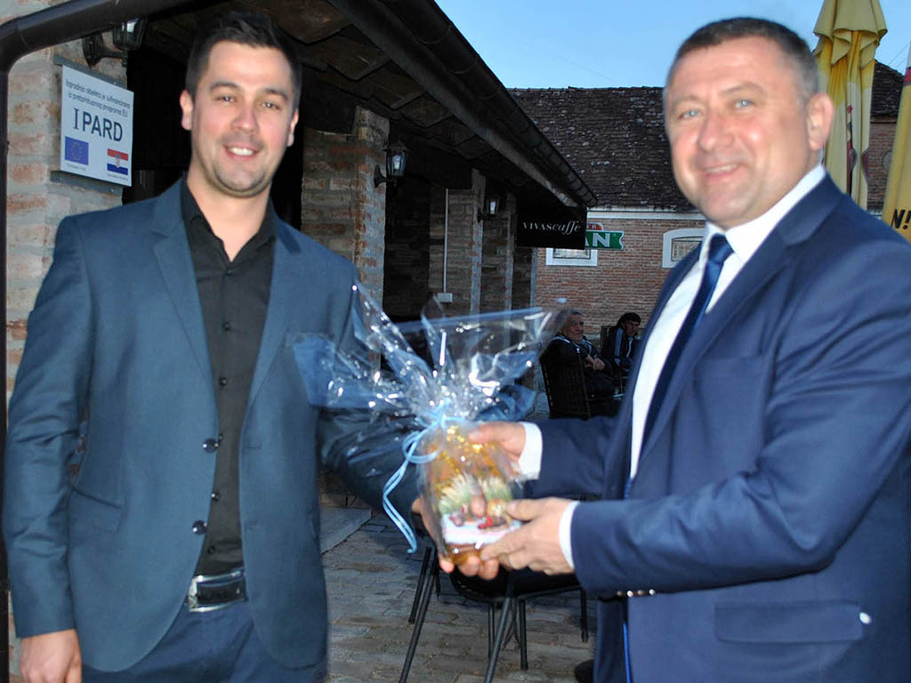 Ministrica Vučković i ministar Banožić posjetili OO Babinu Gredu